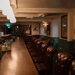 The Coach House * Раундвуд
