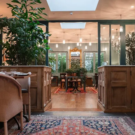 The Coach House ראונדווד